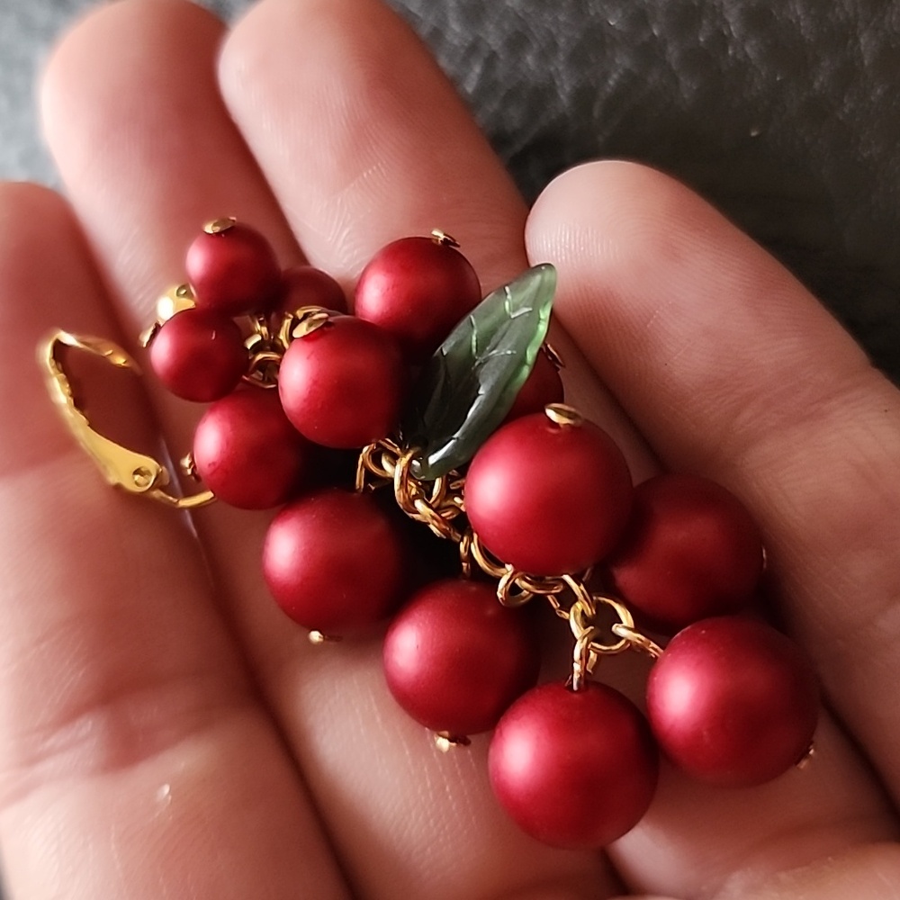 VTG clip on earrings - Picture 5 of 6